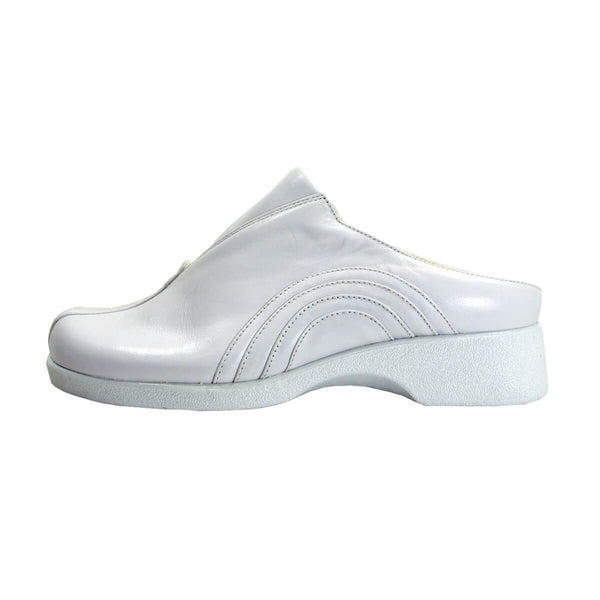 24 HOUR COMFORT Yasmin Women's Wide Width Leather Clogs