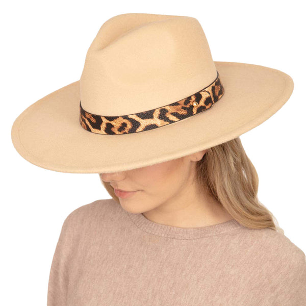 Leopard Pattern Pointed Panama Hat, Stylish and practical: very cute and lightweight, comfortable for warmer weather, Large, and perfect for keeping the sun off of your face, neck, and shoulders. Perfect Birthday Gift, Mother's Day Gift, Anniversary Gift, Vacation Getaway, Thank you Gift, Sun Hat, Rancher Banded Hat.
